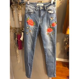 Embroidered Light Wash High Waisted Jeans